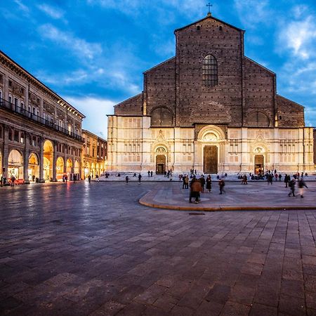 Urbanicooh Guidozagni - Piazza Maggiore View โบโลญญา ภายนอก รูปภาพ