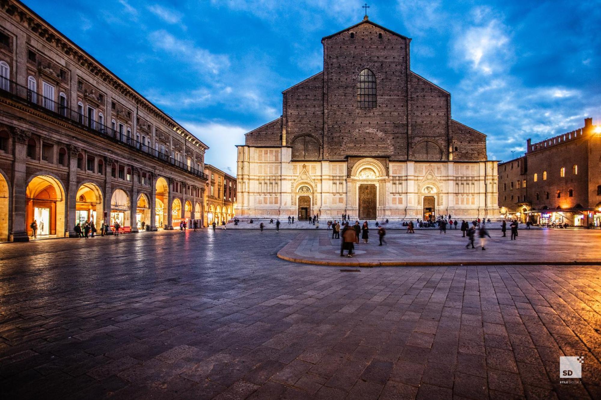 Urbanicooh Guidozagni - Piazza Maggiore View โบโลญญา ภายนอก รูปภาพ