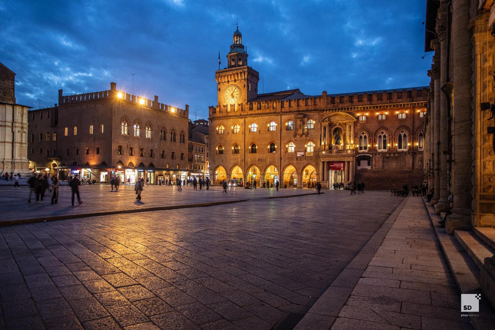 Urbanicooh Guidozagni - Piazza Maggiore View โบโลญญา ภายนอก รูปภาพ