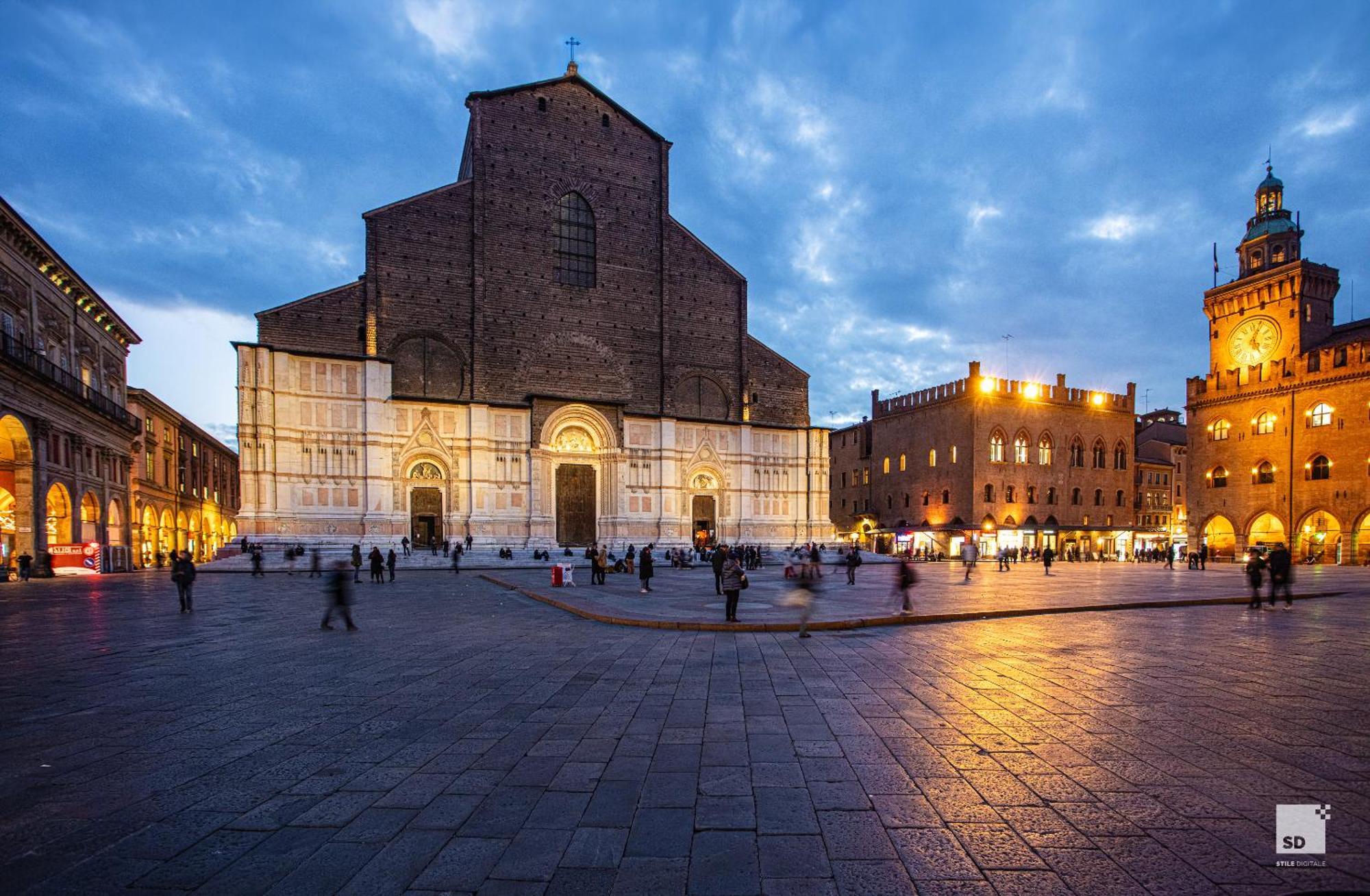 Urbanicooh Guidozagni - Piazza Maggiore View โบโลญญา ภายนอก รูปภาพ